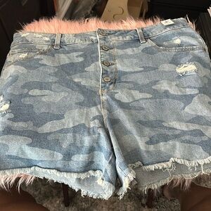 Time and True size 20 high rise blue jean shorts NWT